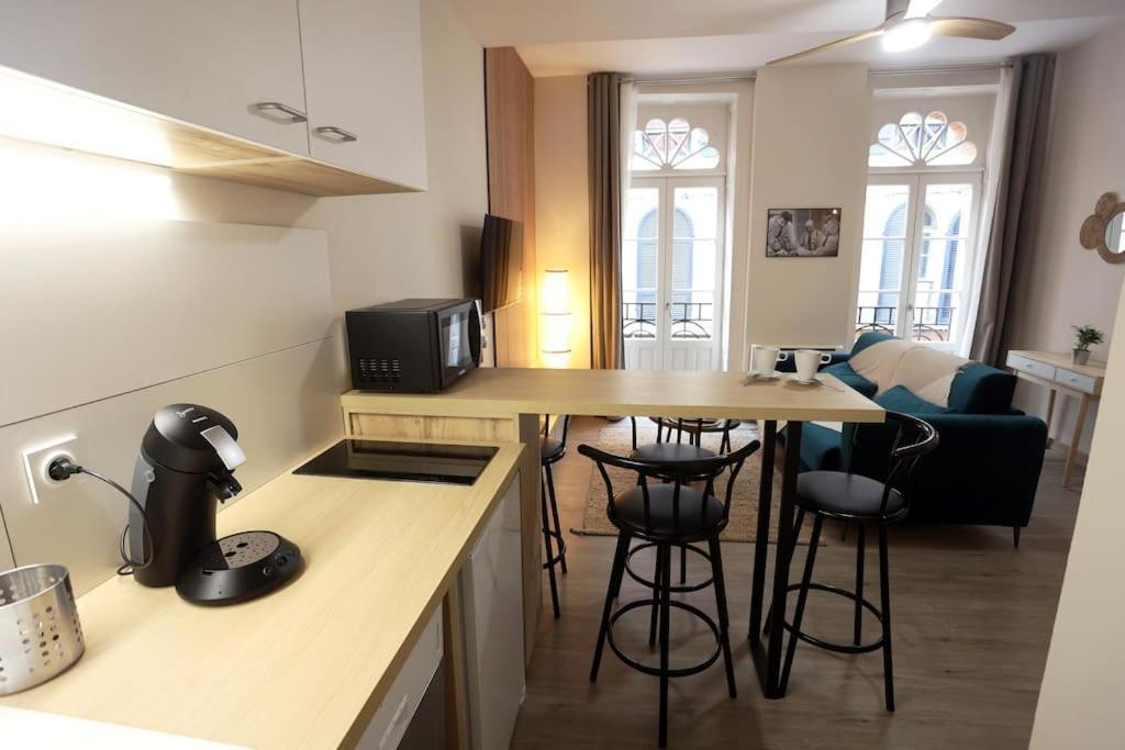 Chez Juliette, Proche Place Nationale Avec Parking Montauban Exterior photo